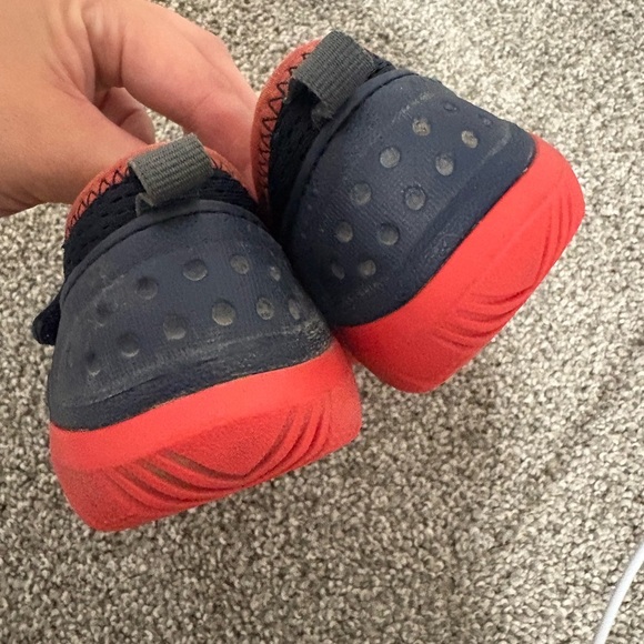 CROCS Swift Blue and Red Water Play Shoes Boy's Kid's Size 11 - Picture 8 of 9